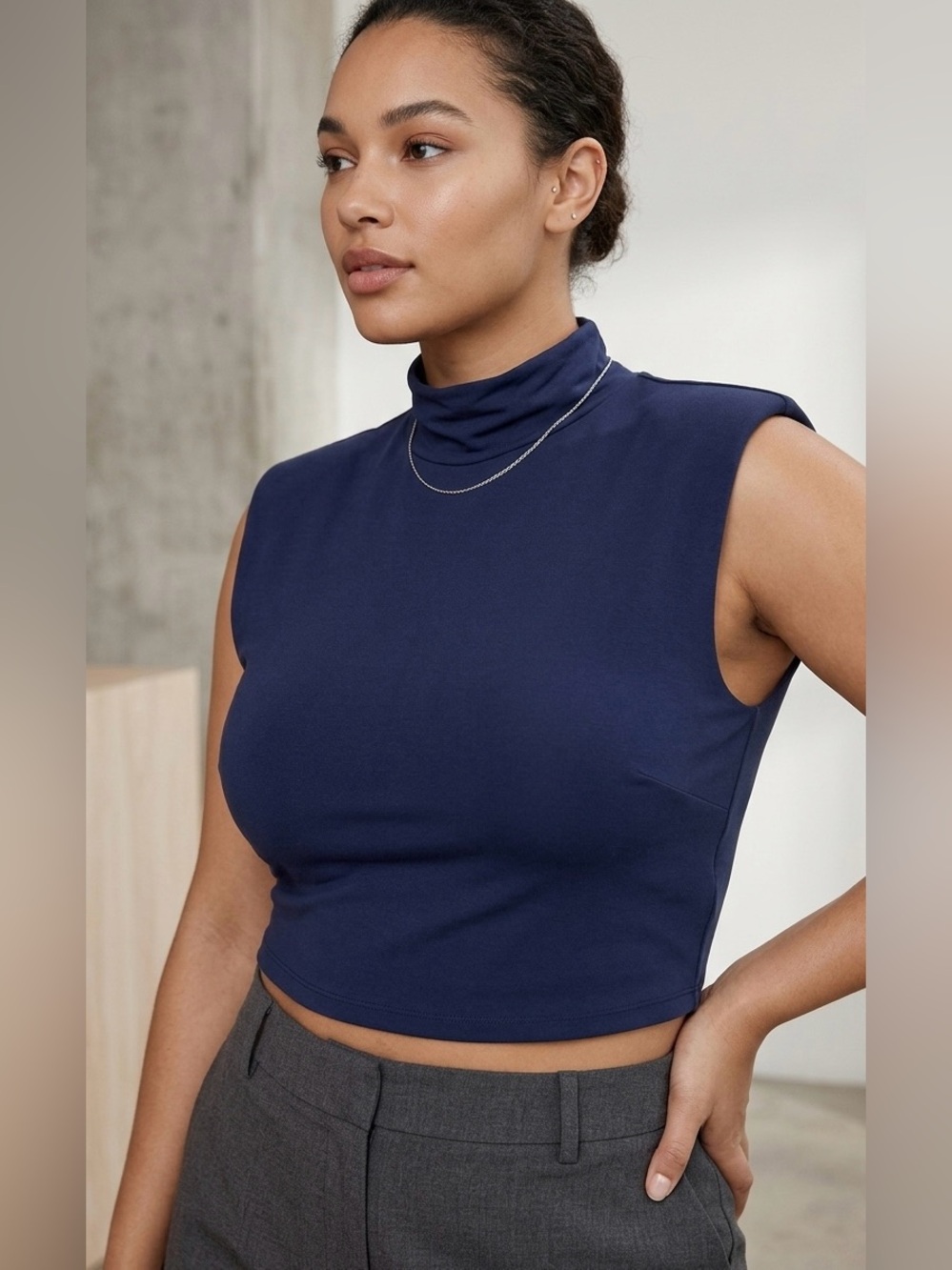 Aritzia‎ Babaton Sculpt Knit Mock Neck Cropped Tank Top - Navy Blue - Size XL